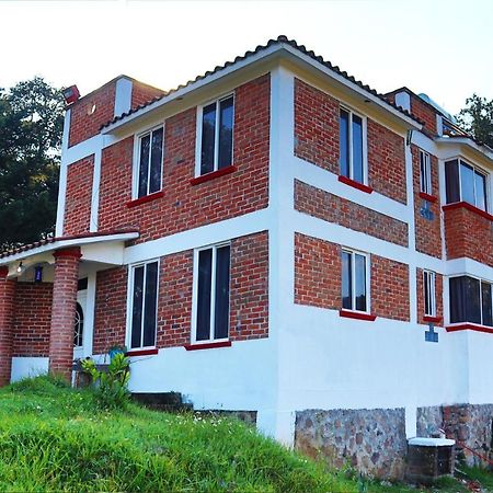 Vila Senda Monarca Senguio Exteriér fotografie