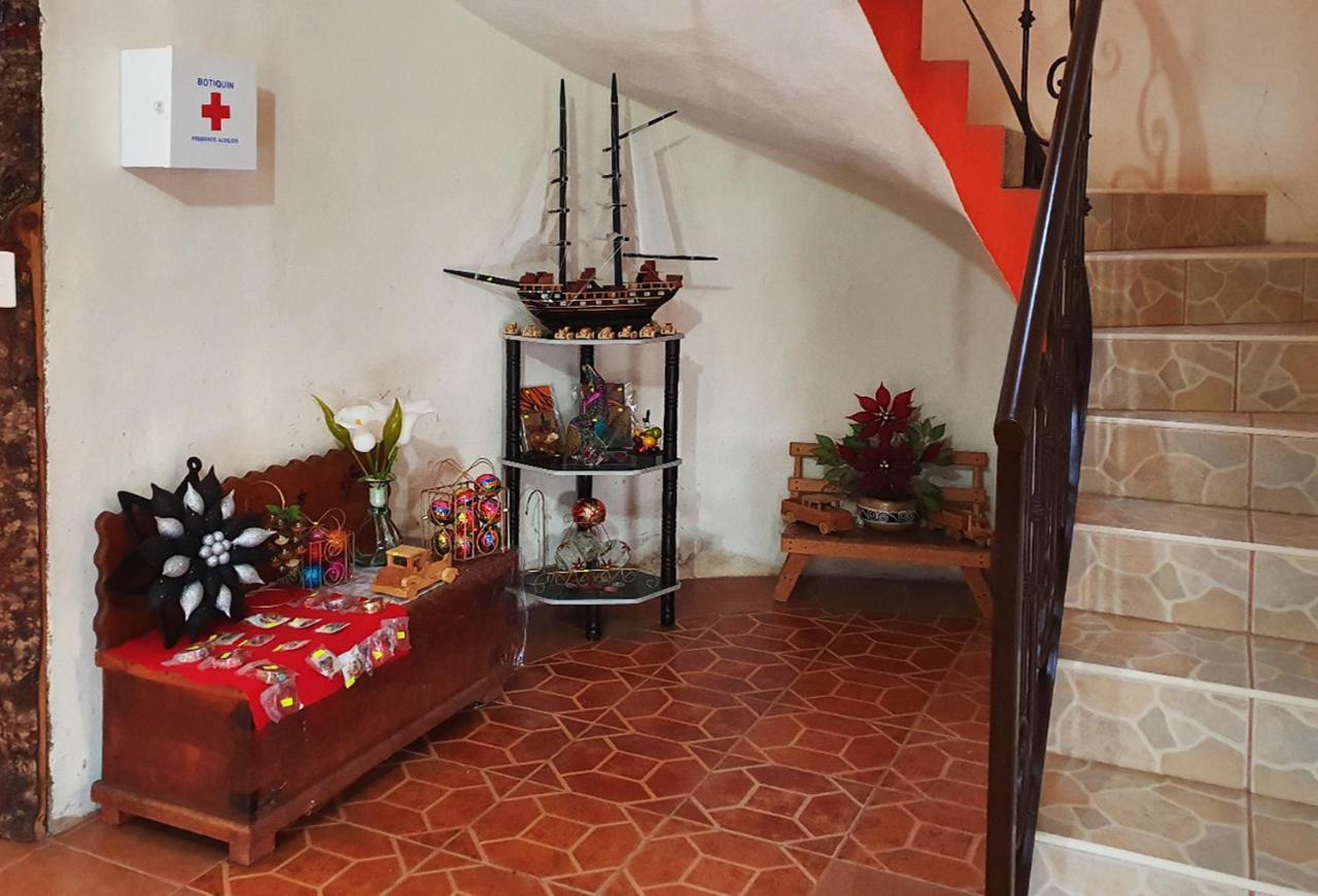 Vila Senda Monarca Senguio Exteriér fotografie