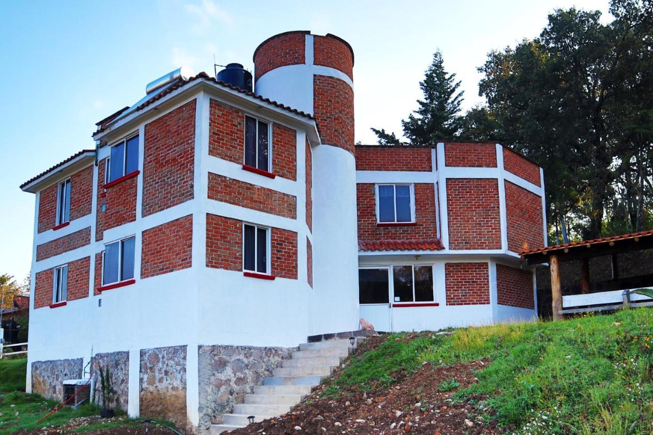Vila Senda Monarca Senguio Exteriér fotografie
